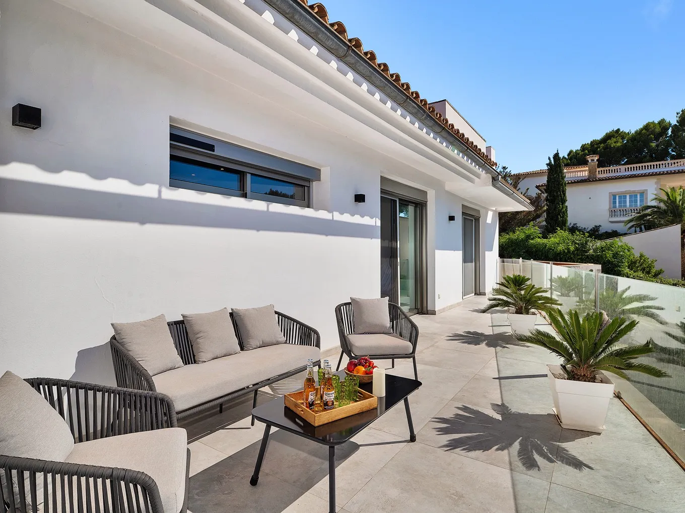 Villa familiare minimalista con privacy-14