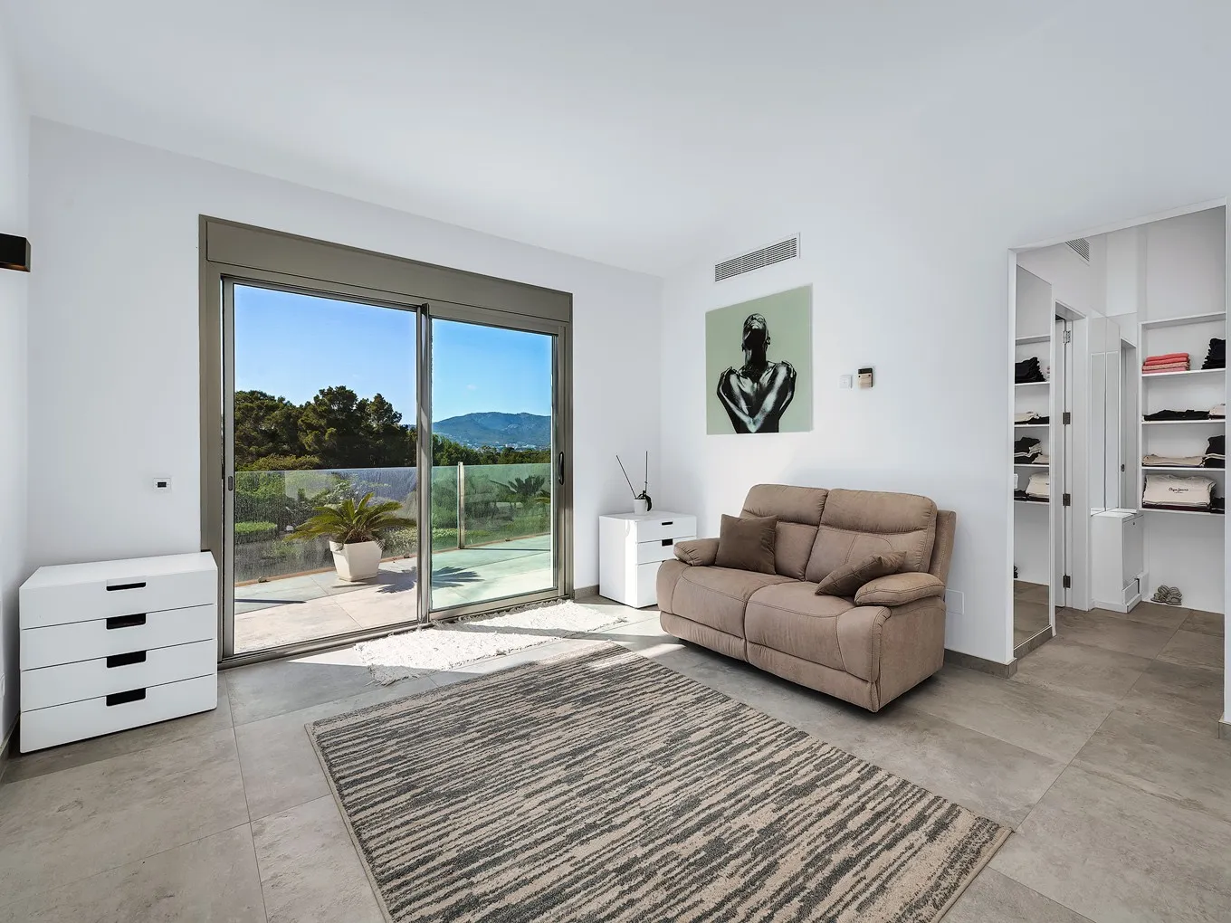 Villa familiare minimalista con privacy-13