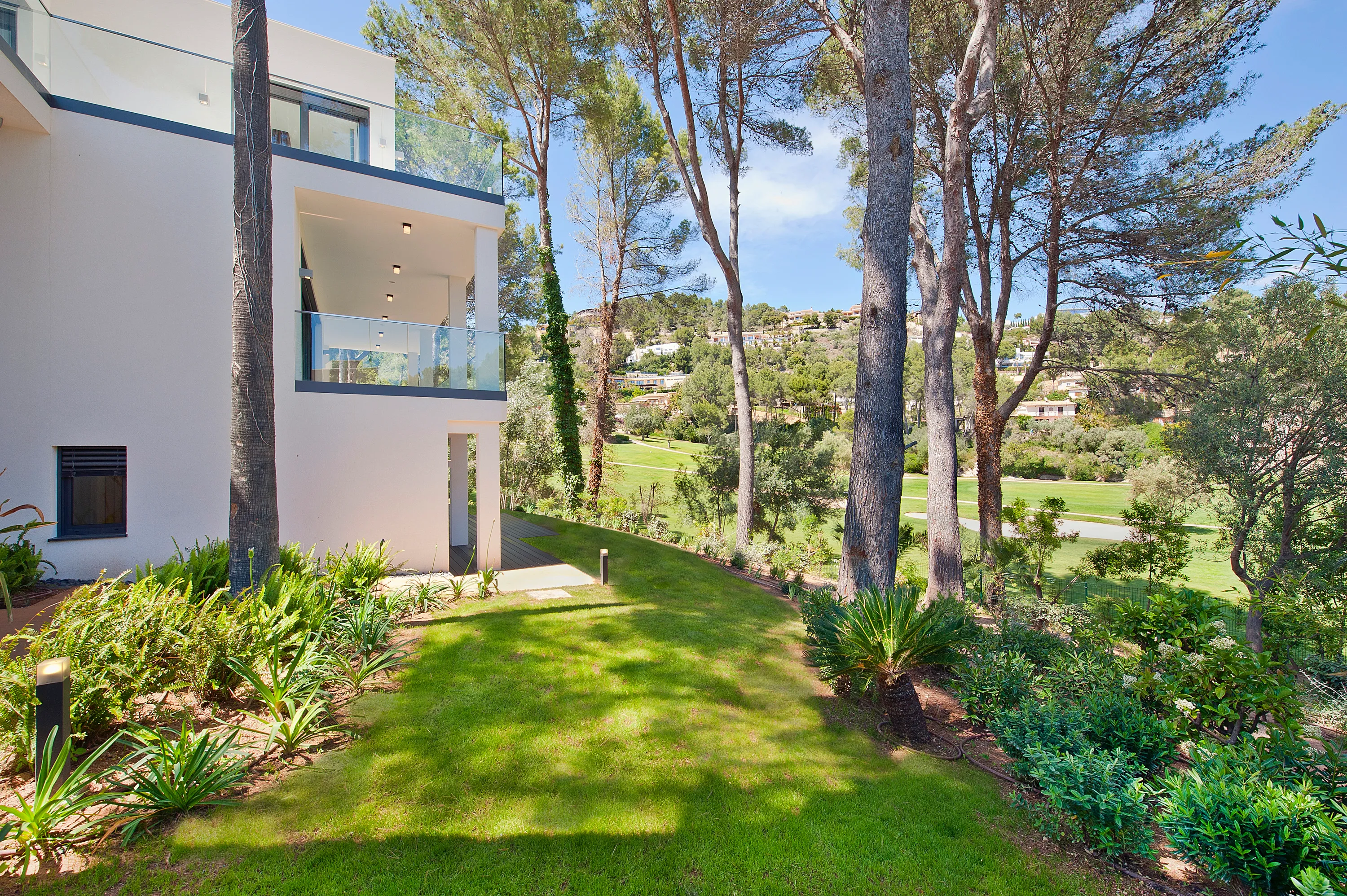 Moderne luksusvilla med direkte golfudsigt-18