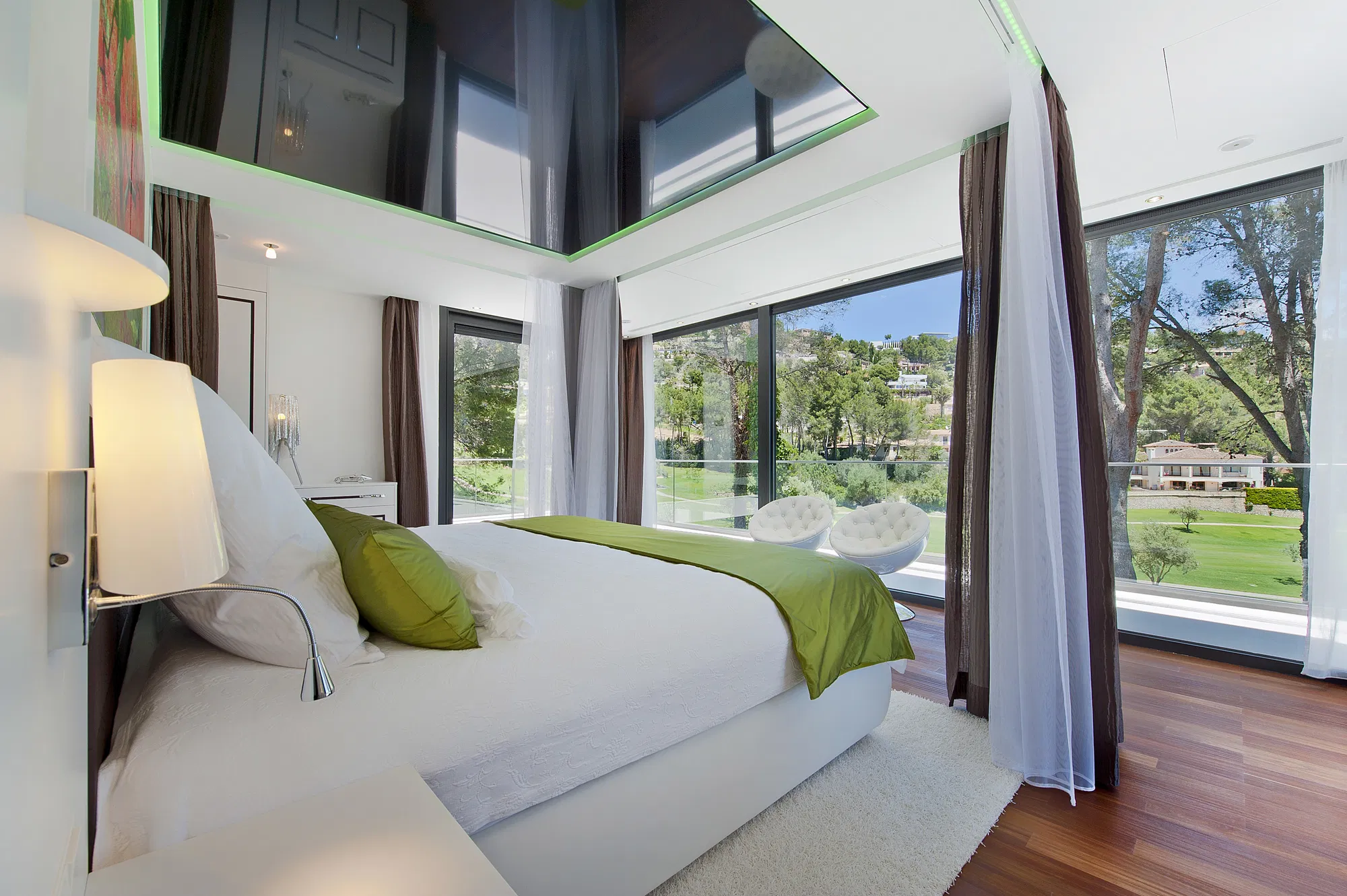 Modern luxury villa with direct golf views-8