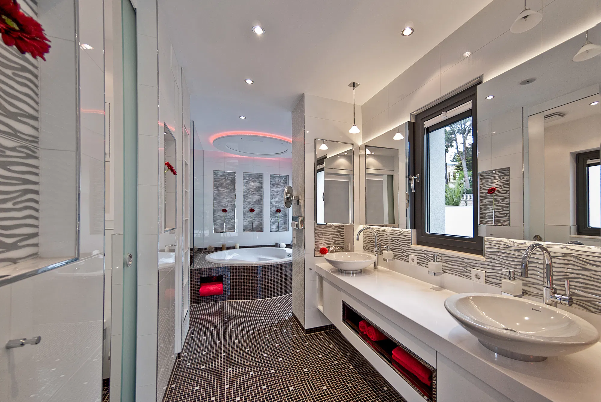 Modern luxury villa with direct golf views-10