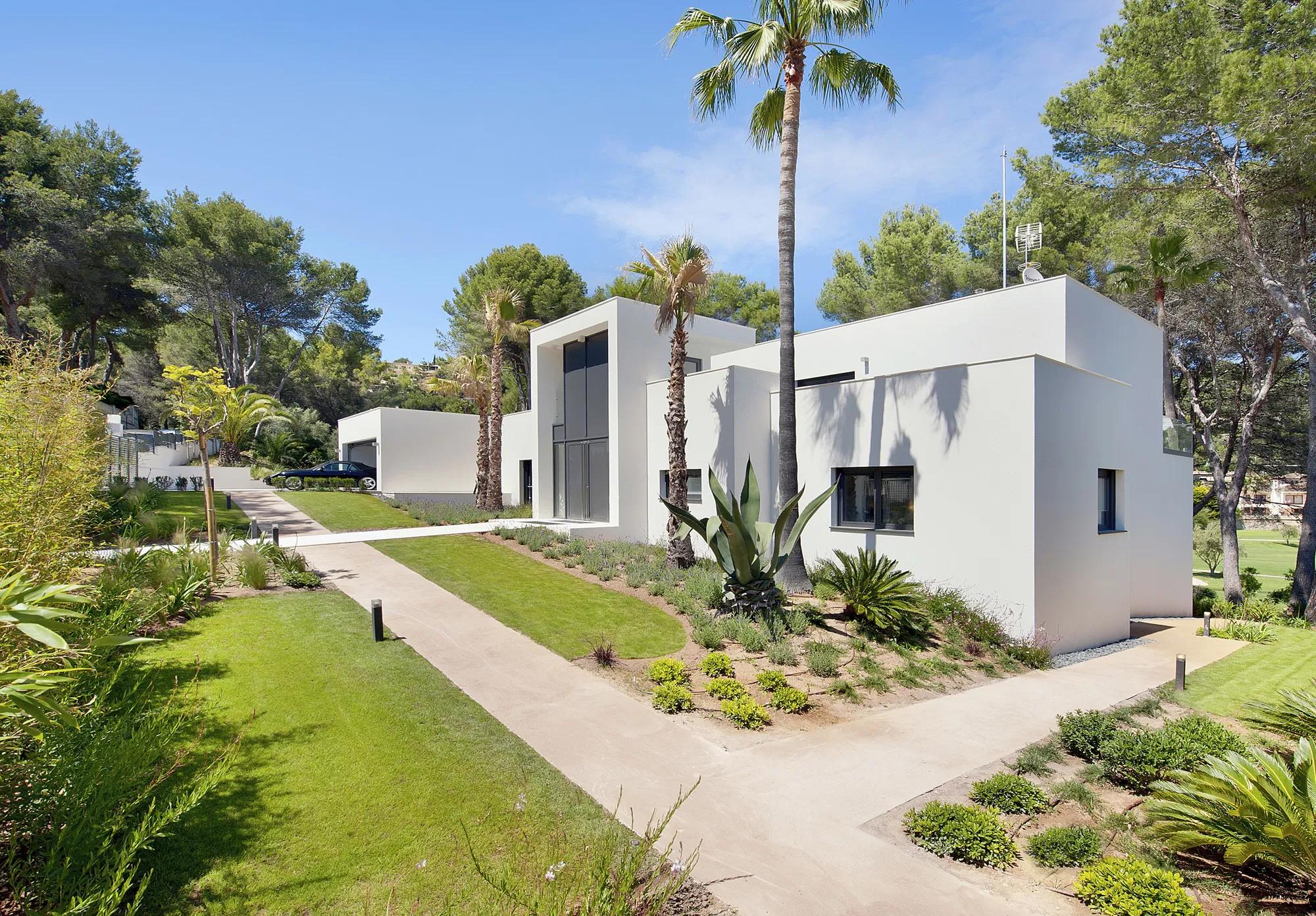 Modern luxury villa with direct golf views-16