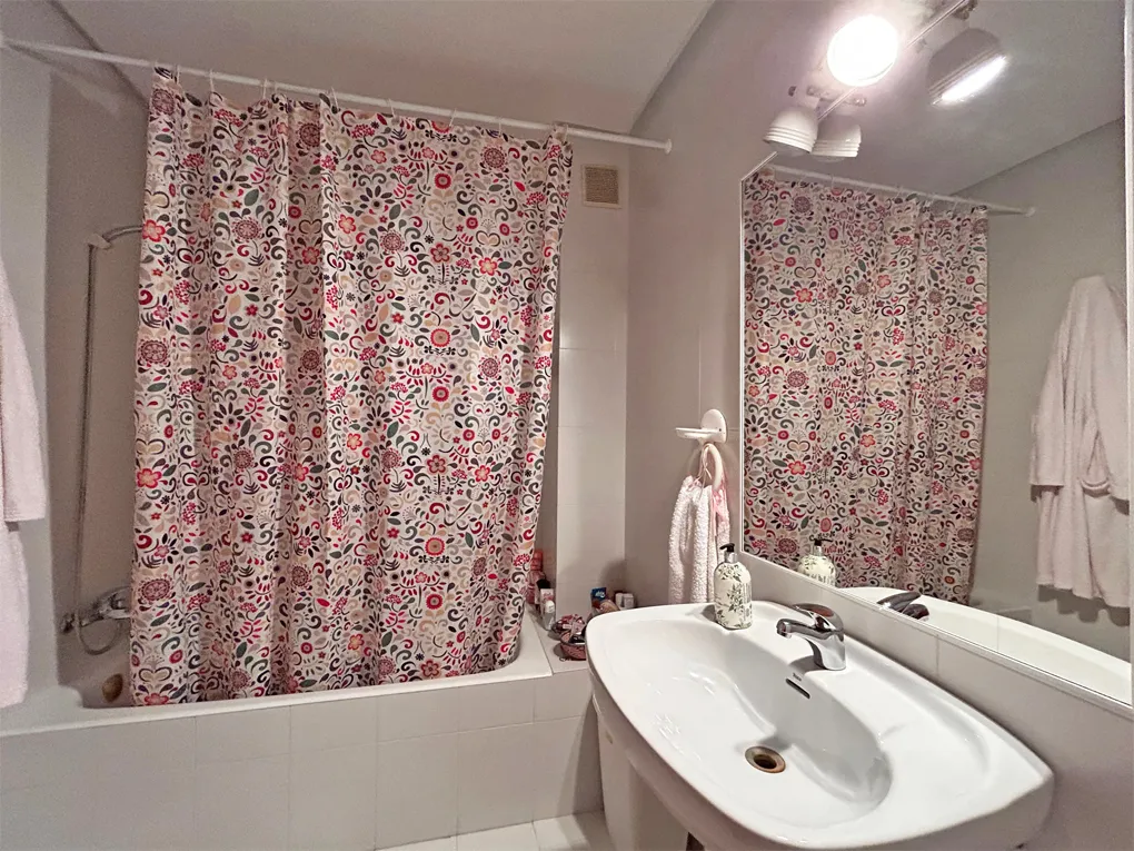 Maison de ville spacieuse avec garage et jardin à Alaro-13