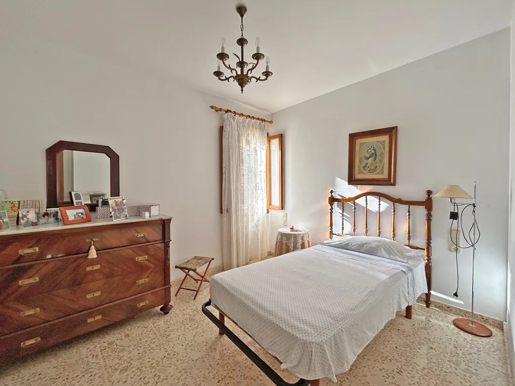 Maison de ville spacieuse avec garage et jardin à Alaro-12