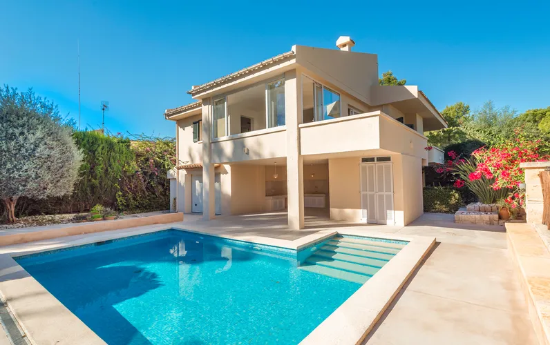 Superb family home in the sunshine, Alcudia - Bonaire