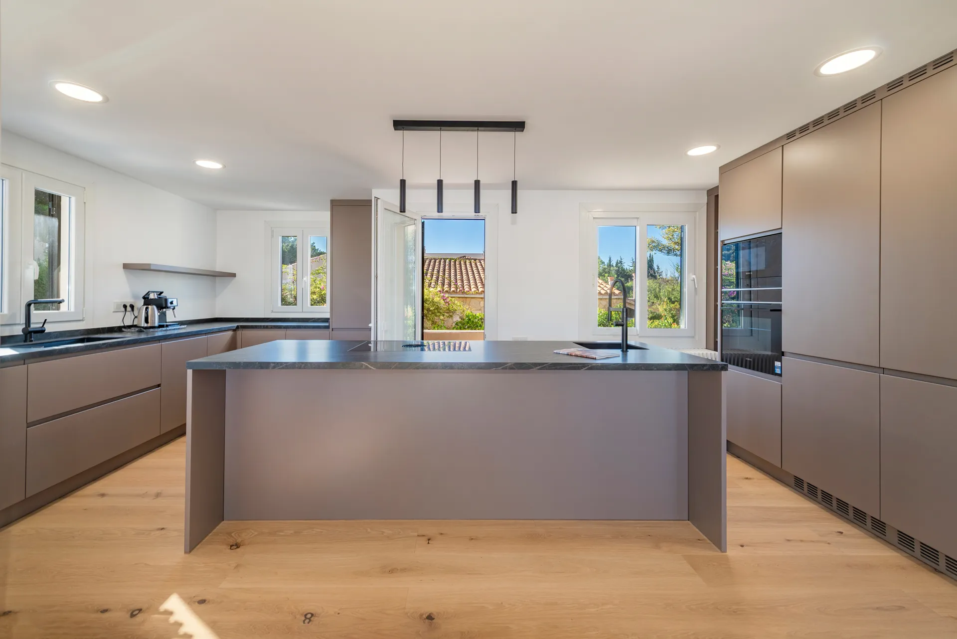 Uitstekend gezinshuis op een gewilde locatie, Alcudia - Bonaire-3