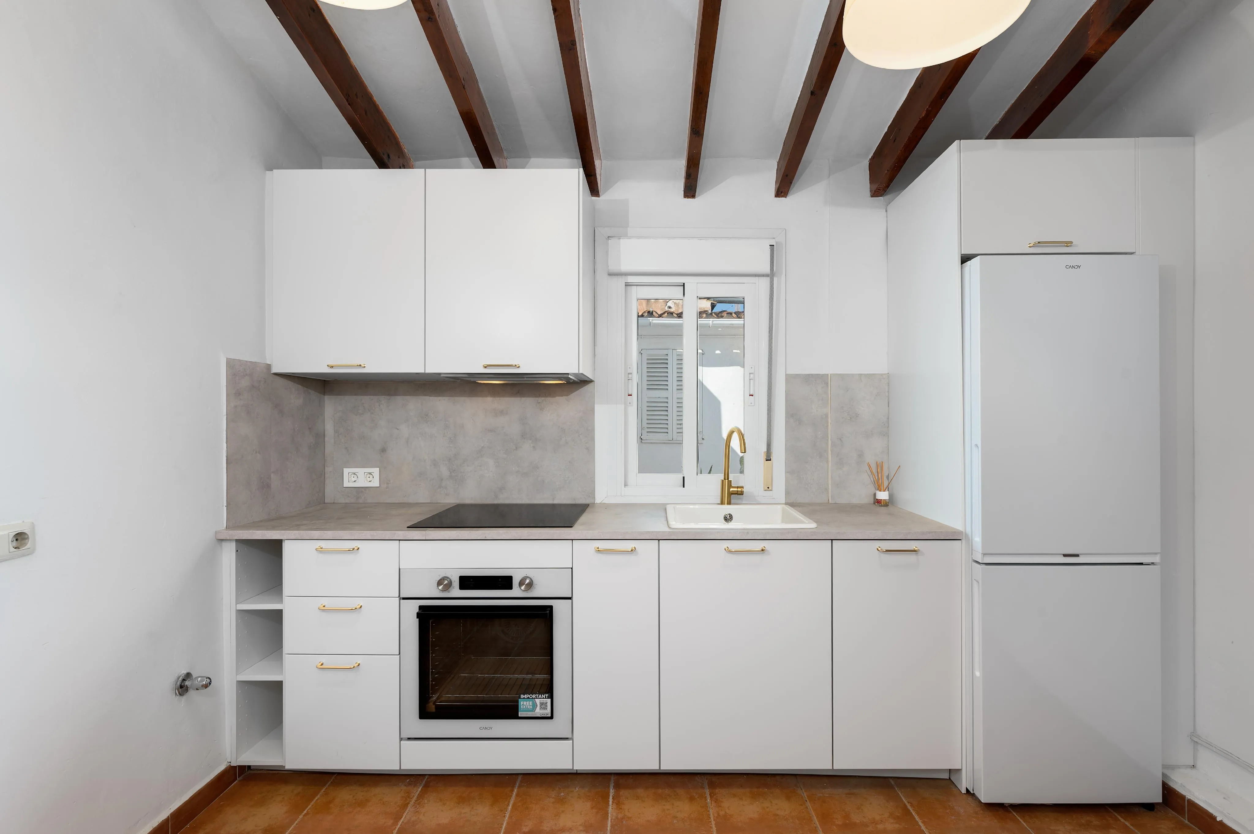 Charming Modernized apartment in Palma's vibrant Santa Catalina-4