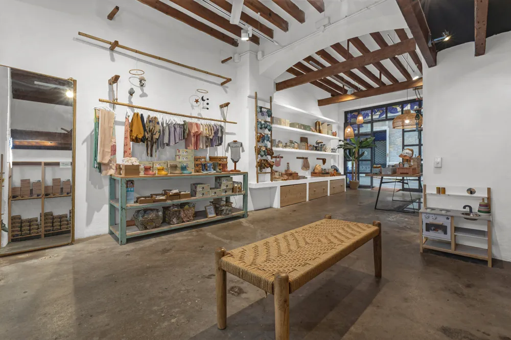 Encantador local comercial en el casco antiguo-3