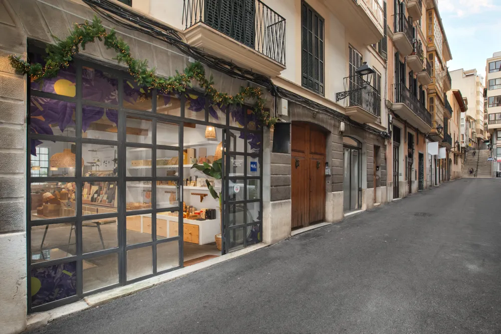 Encantador local comercial en el casco antiguo-10