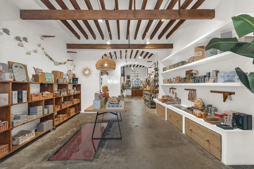 Encantador local comercial en el casco antiguo-2