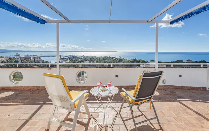 Prachtig penthouse met panoramisch uitzicht op zee