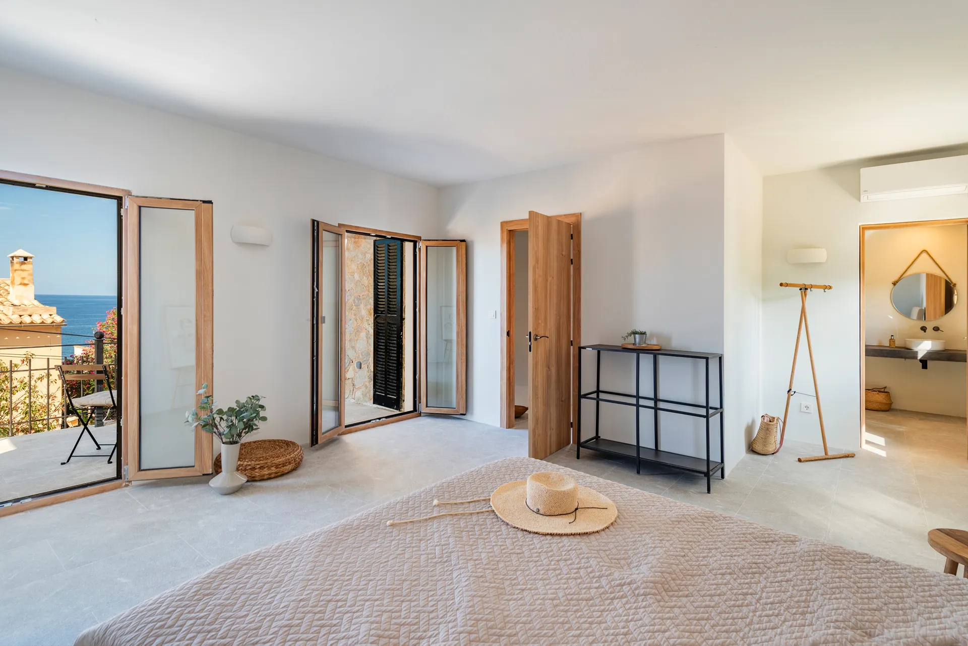 Stijlvol gerenoveerd huis met uitzicht op zee midden in het Tramuntana-gebergte-19