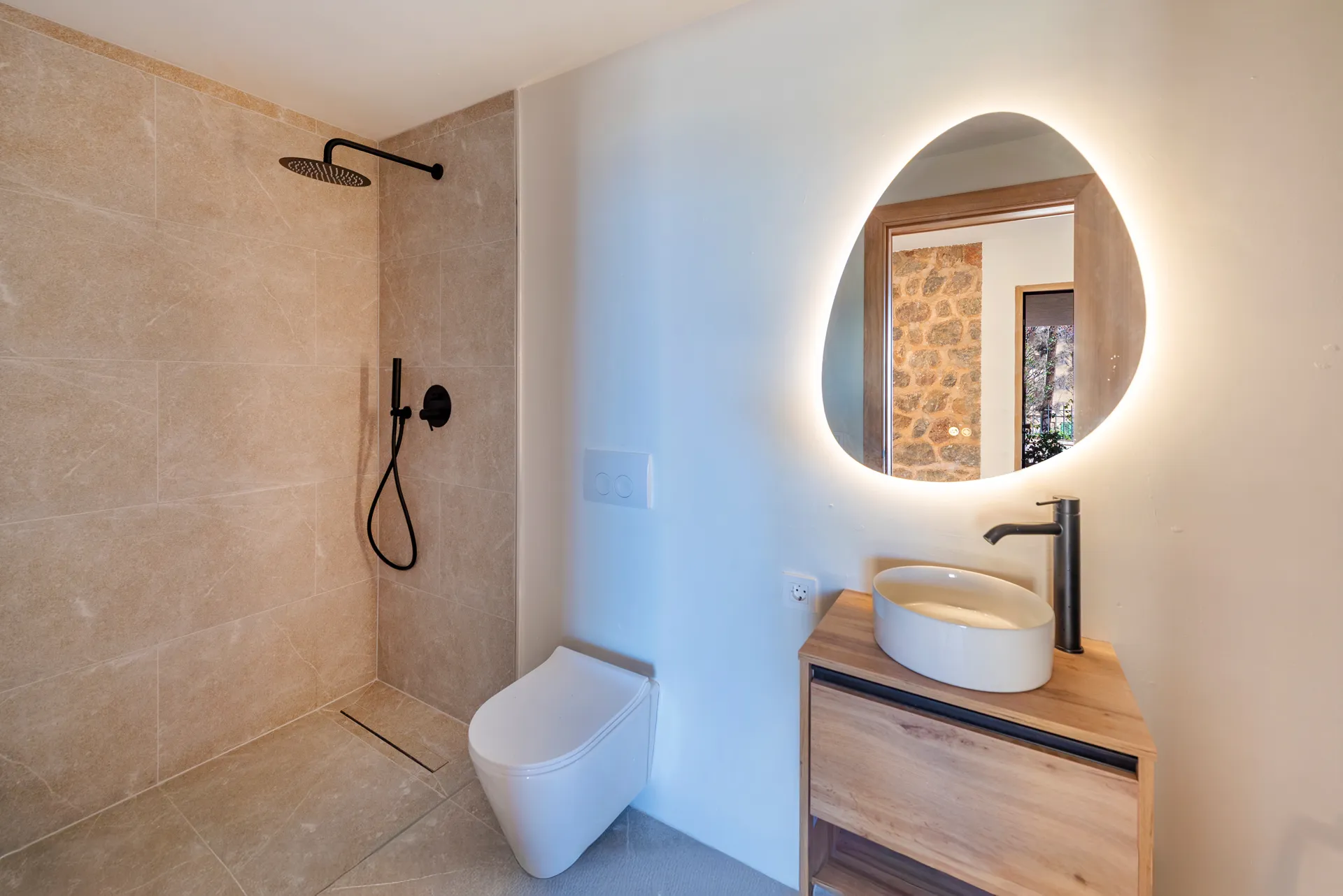 Stylishly renovated house with sea view in an idyllic fishing village-10