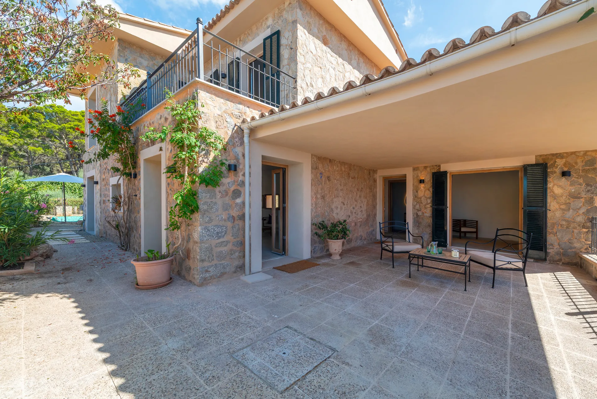 Stijlvol gerenoveerd huis met uitzicht op zee midden in het Tramuntana-gebergte-2