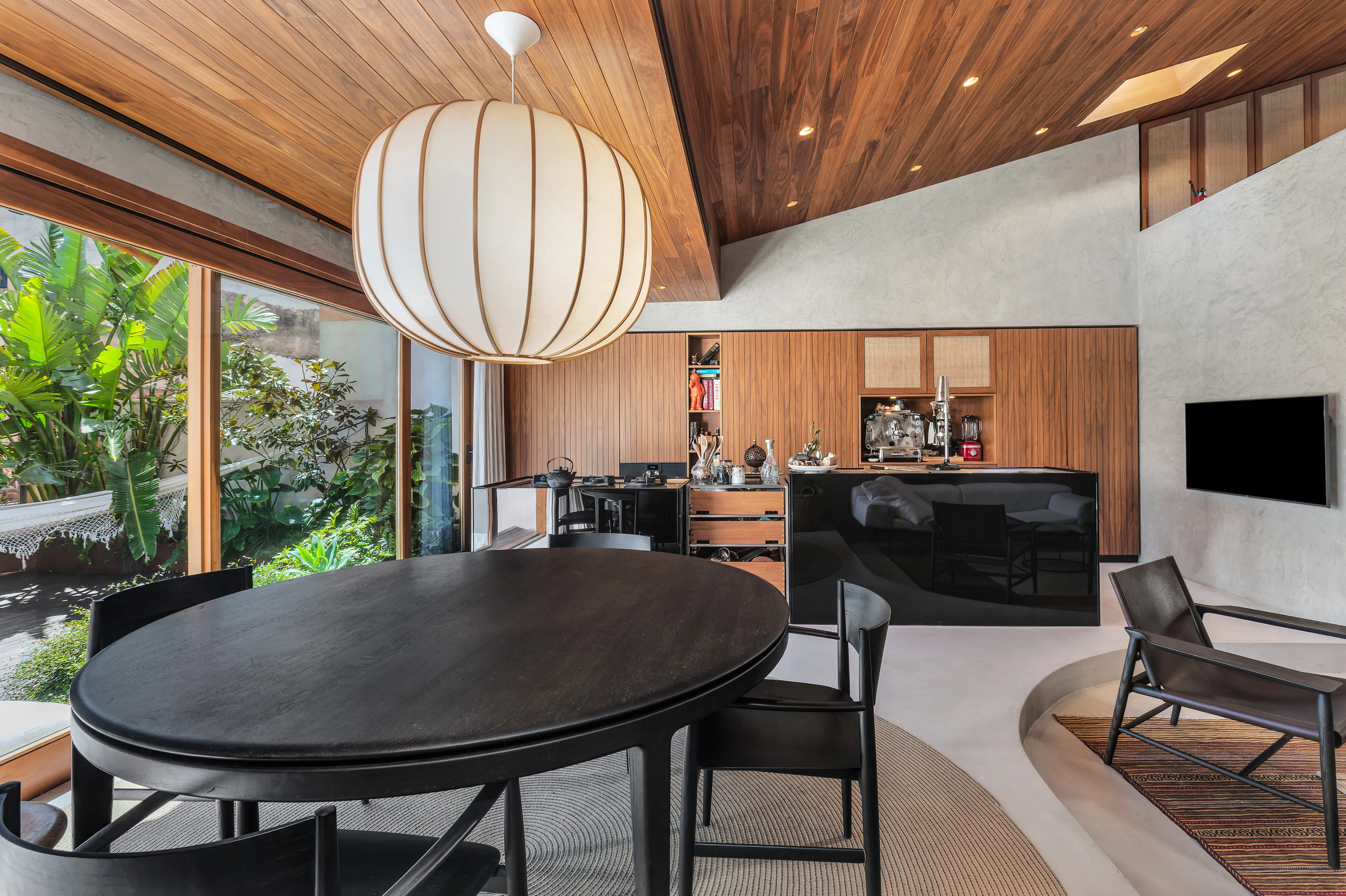 Stijlvolle designflat met verborgen paradijs-6