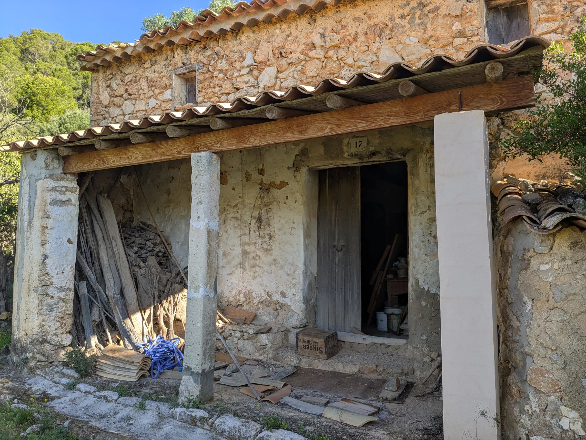 Exceptional real estate project with two residential units and panoramic views in Alaró-12