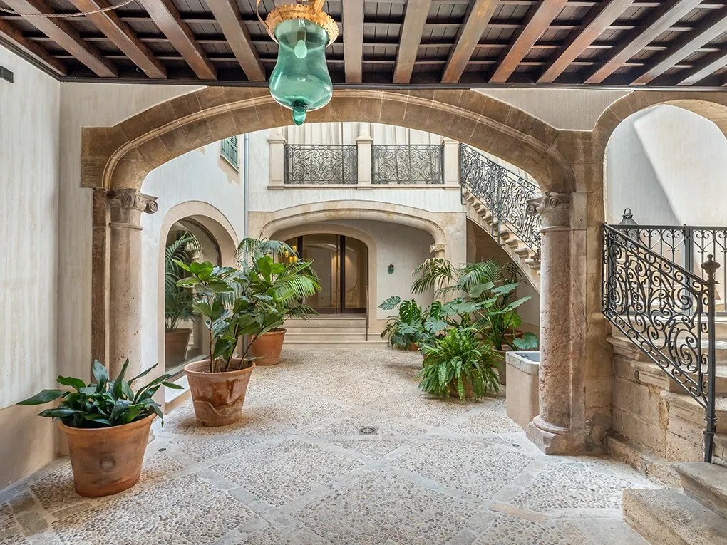 Elegant residence with terrace & parking in a renovated city palace-15