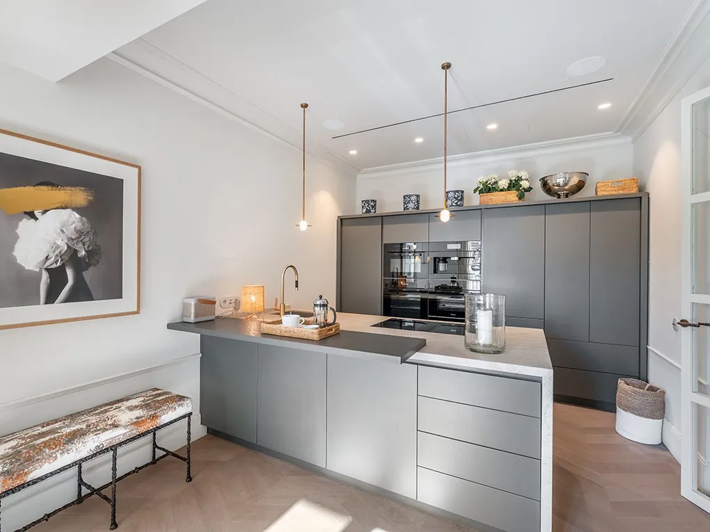 Elegant residence with terrace & parking in a renovated city palace-8