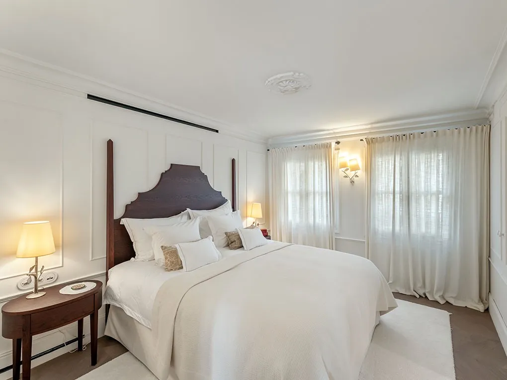 Городская жемчужина: стильная резиденция с террасой и парковкой в отреставрированном городском дворце-17