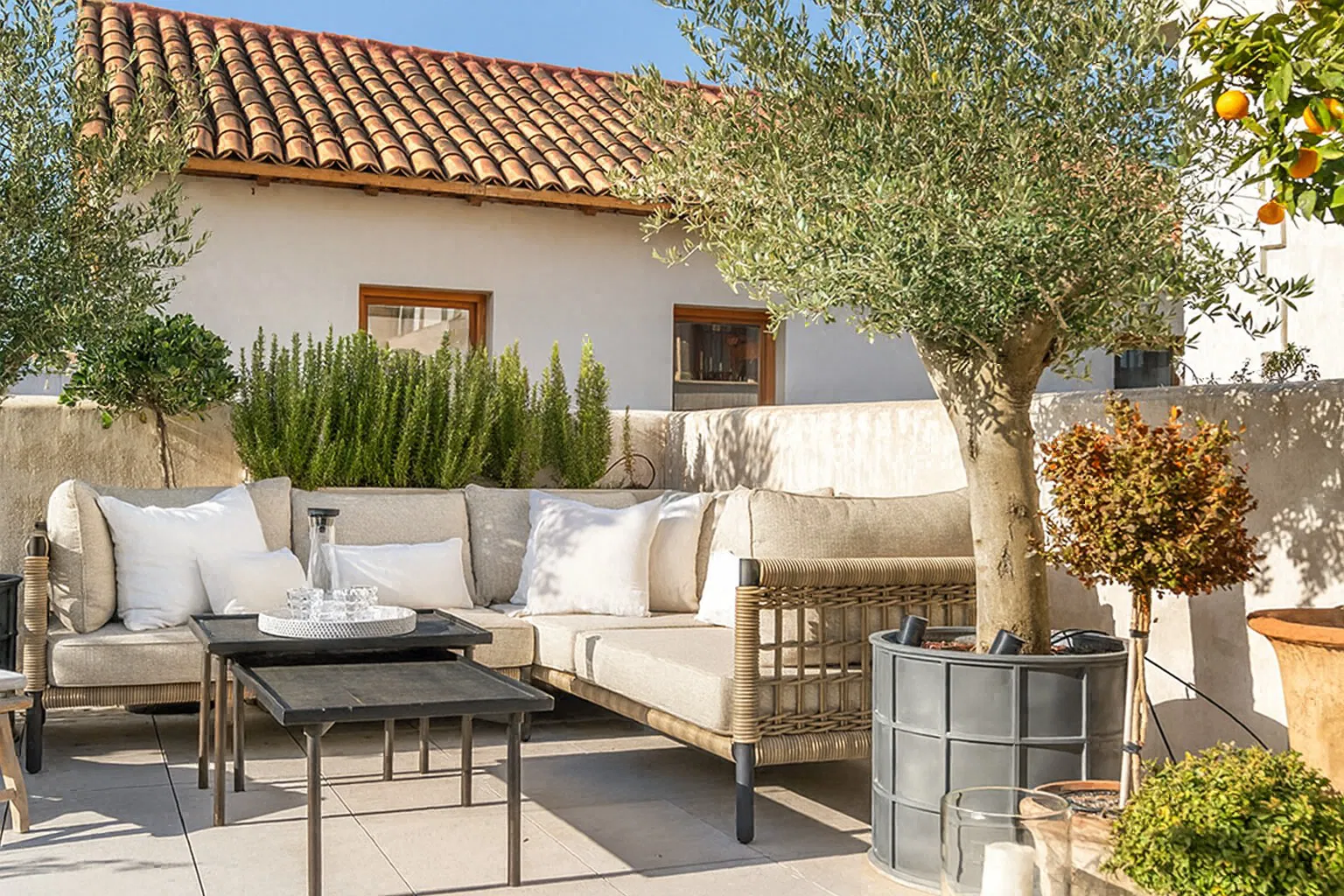 Gioiello urbano: residenza elegante con terrazza e parcheggio in un palazzo cittadino ristrutturato-1