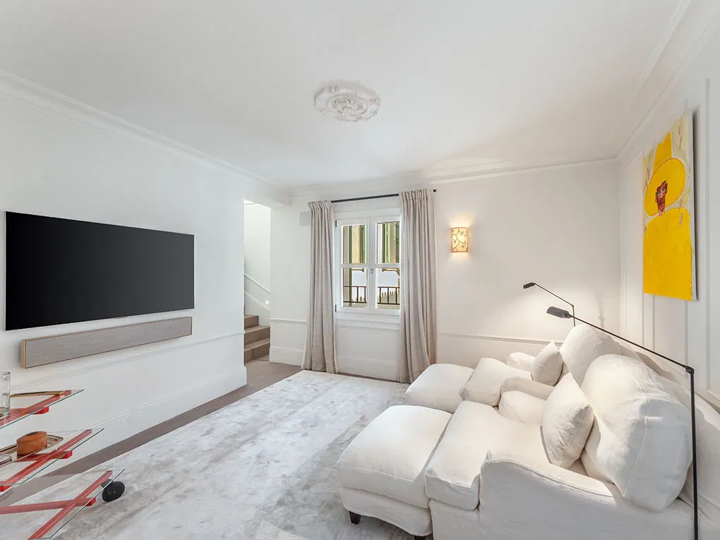 Gioiello urbano: residenza elegante con terrazza e parcheggio in un palazzo cittadino ristrutturato-9