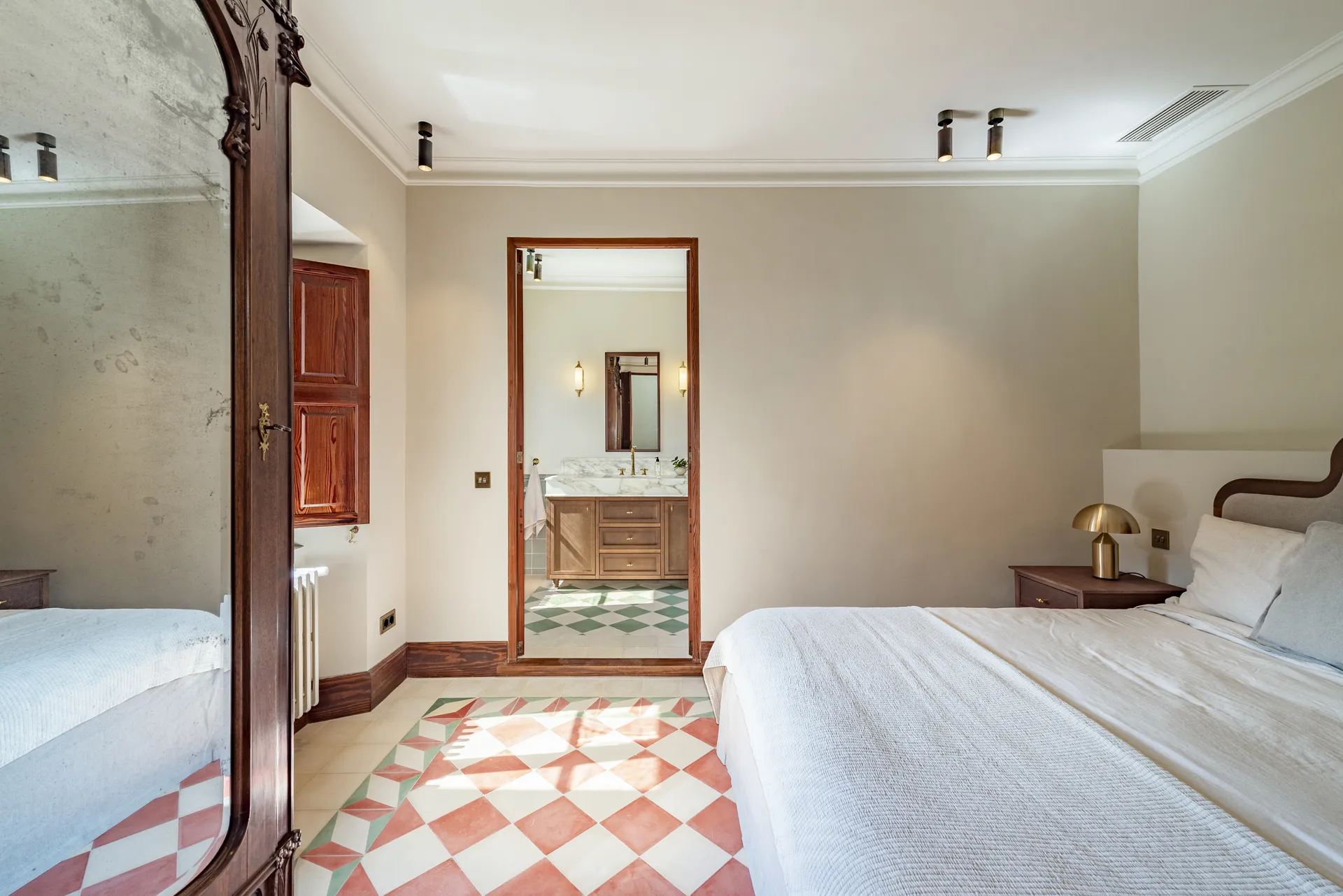 Modernist masterpiece in the heart of Sóller with ETV licence-36