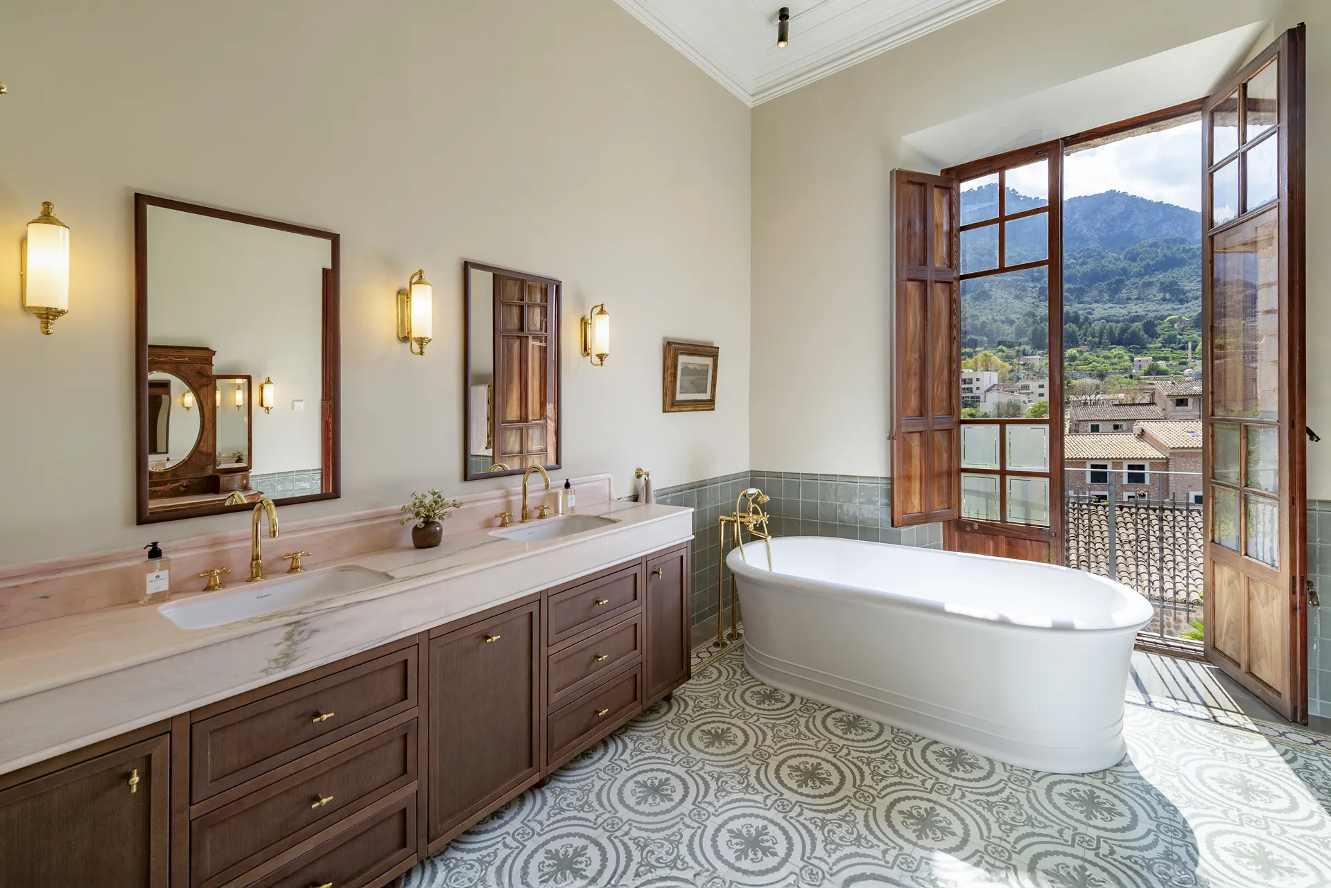 Obra maestra modernista en el corazón de Sóller con licencia vacacional-34