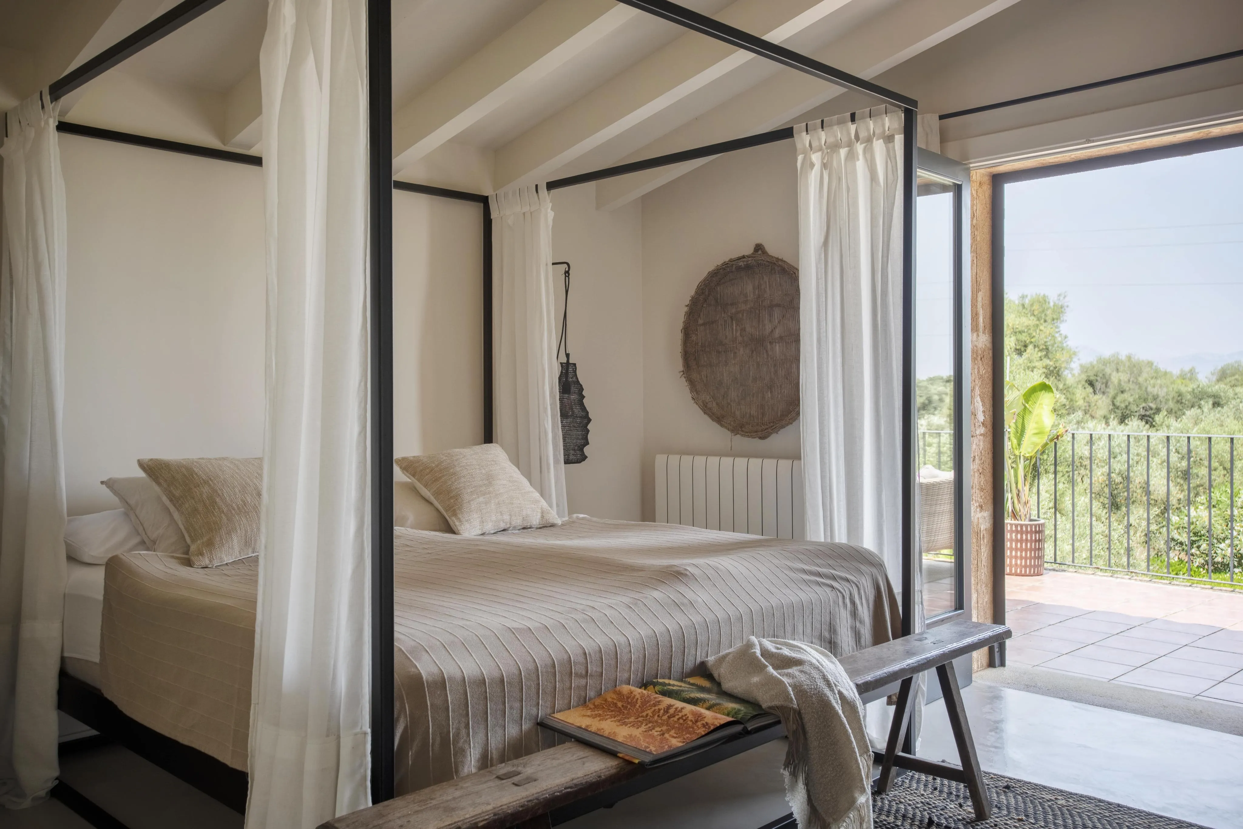 Encantadora finca renovada i completament moblada, amb llicència ETV, llista per entrar a viure i amb piscina-14