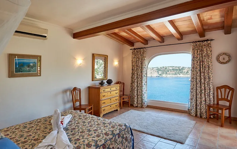 Holiday home consisting of two apartments with sea views and holiday rental licence