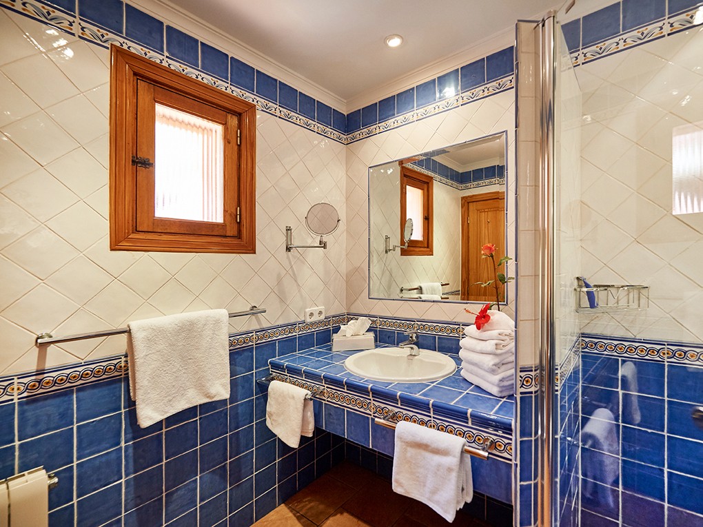 Holiday home consisting of two apartments with sea views and holiday rental licence-12