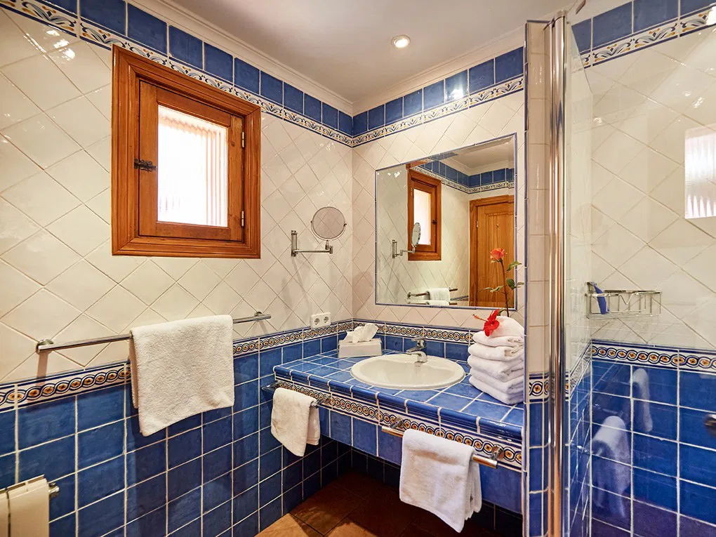 Holiday home consisting of two apartments with sea views and holiday rental licence-12