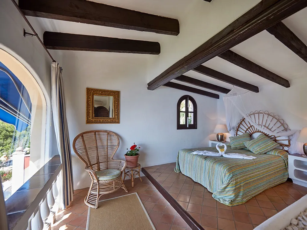 Vakantiehuis bestaande uit twee appartementen met uitzicht op zee en vakantieverhuur licentie-21