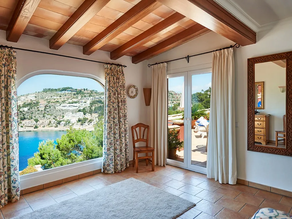 Vakantiehuis bestaande uit twee appartementen met uitzicht op zee en vakantieverhuur licentie-4