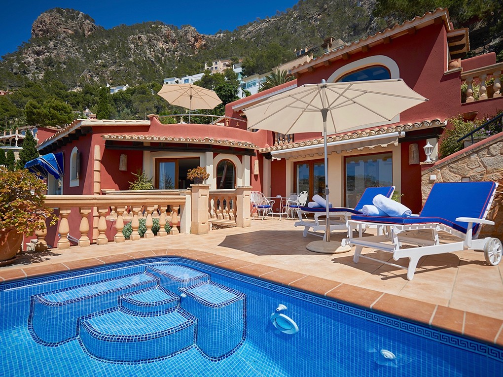 Holiday home consisting of two apartments with sea views and holiday rental licence-3