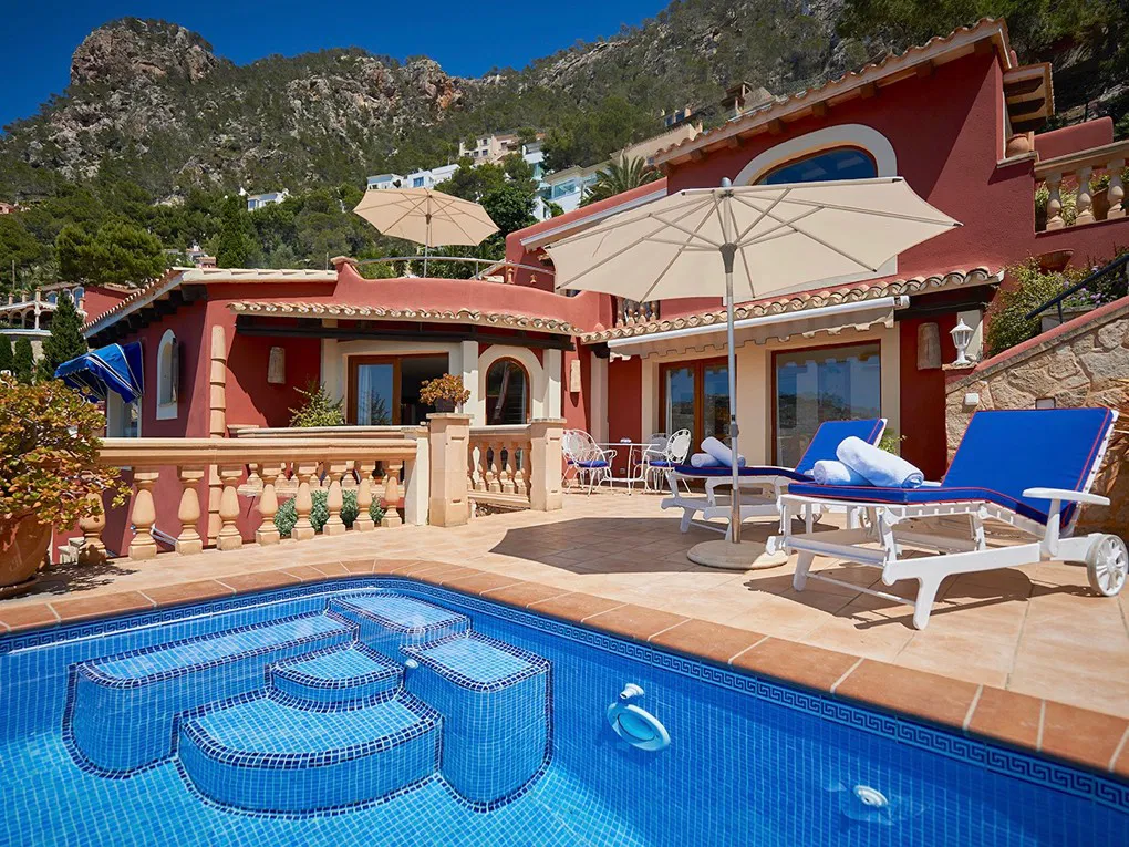 Holiday home consisting of two apartments with sea views and holiday rental licence-3
