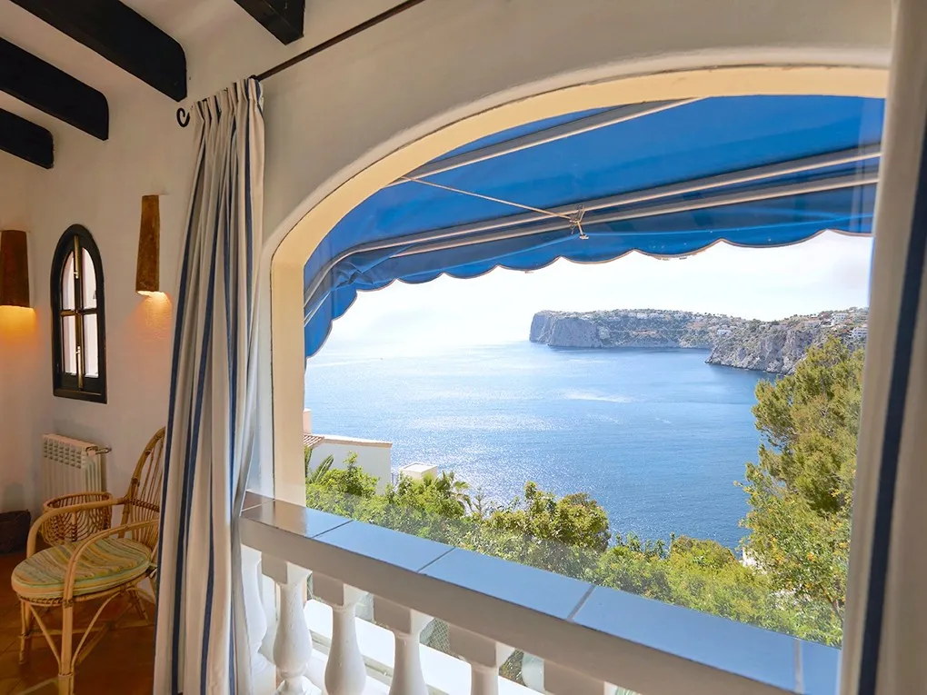 Vivienda vacacional compuesta de dos apartamentos con vistas al mar y licencia de alquiler vacacional-20