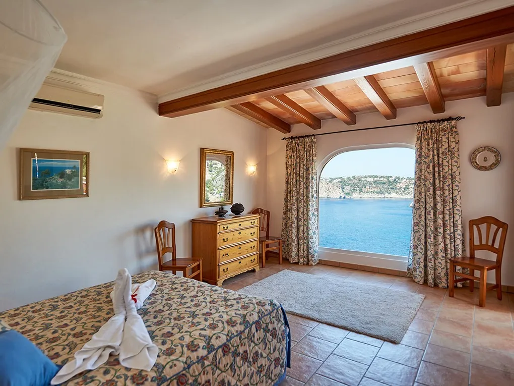 Vivienda vacacional compuesta de dos apartamentos con vistas al mar y licencia de alquiler vacacional-1