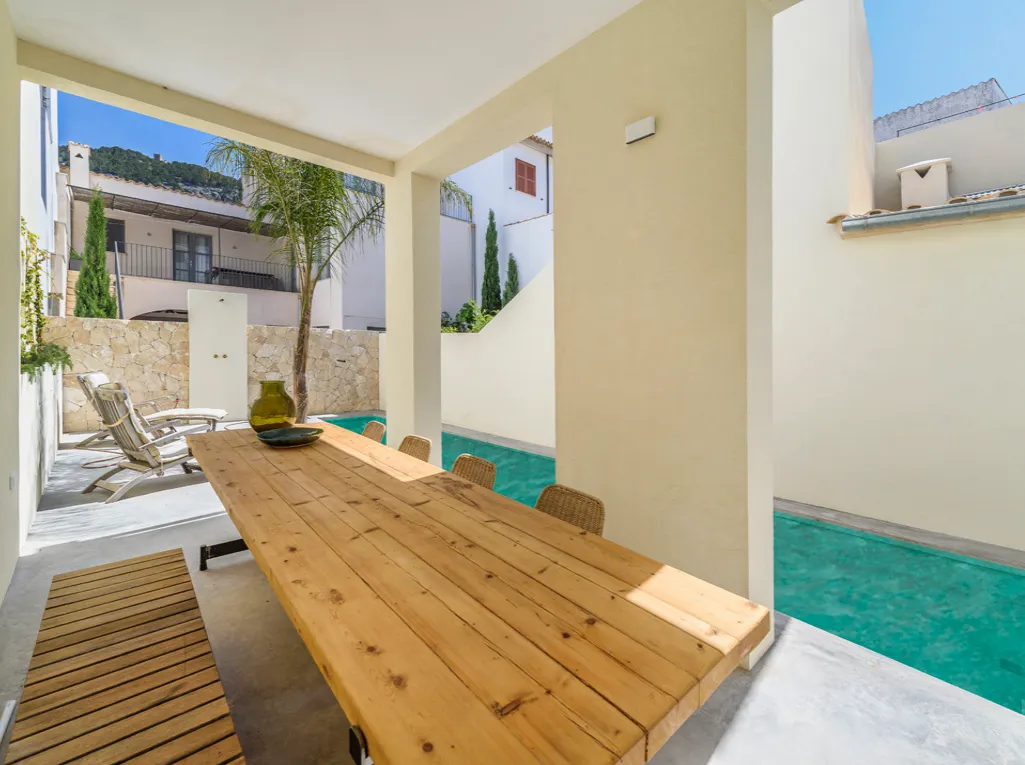 Volledig gerenoveerd dorpshuis met binnenplaats en privézwembad-4