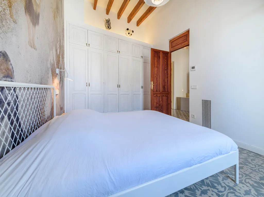 Volledig gerenoveerd dorpshuis met binnenplaats en privézwembad-14