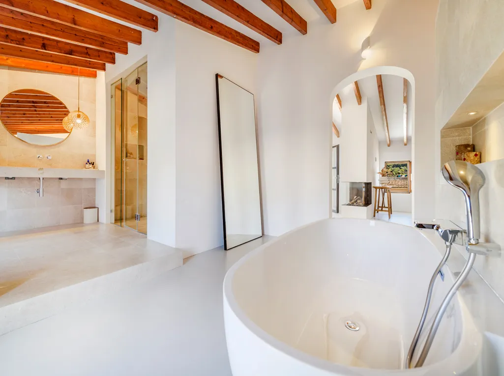 Volledig gerenoveerd dorpshuis met binnenplaats en privézwembad-21