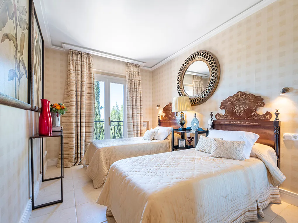 Eksklusiv ejendom med fantastisk havudsigt-11