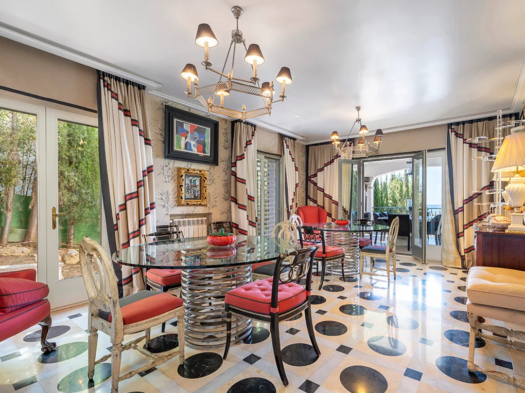 Eksklusiv ejendom med fantastisk havudsigt-4