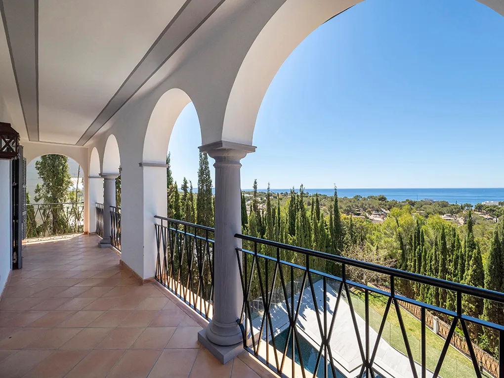 Eksklusiv ejendom med fantastisk havudsigt-8