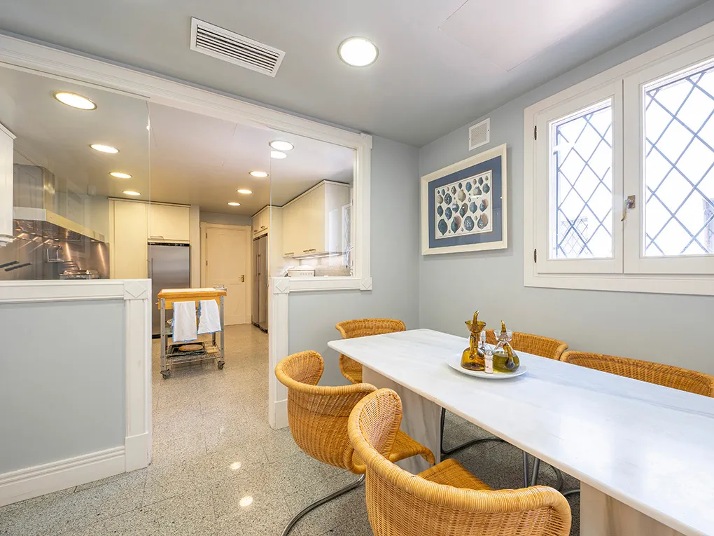 Eksklusiv ejendom med fantastisk havudsigt-6