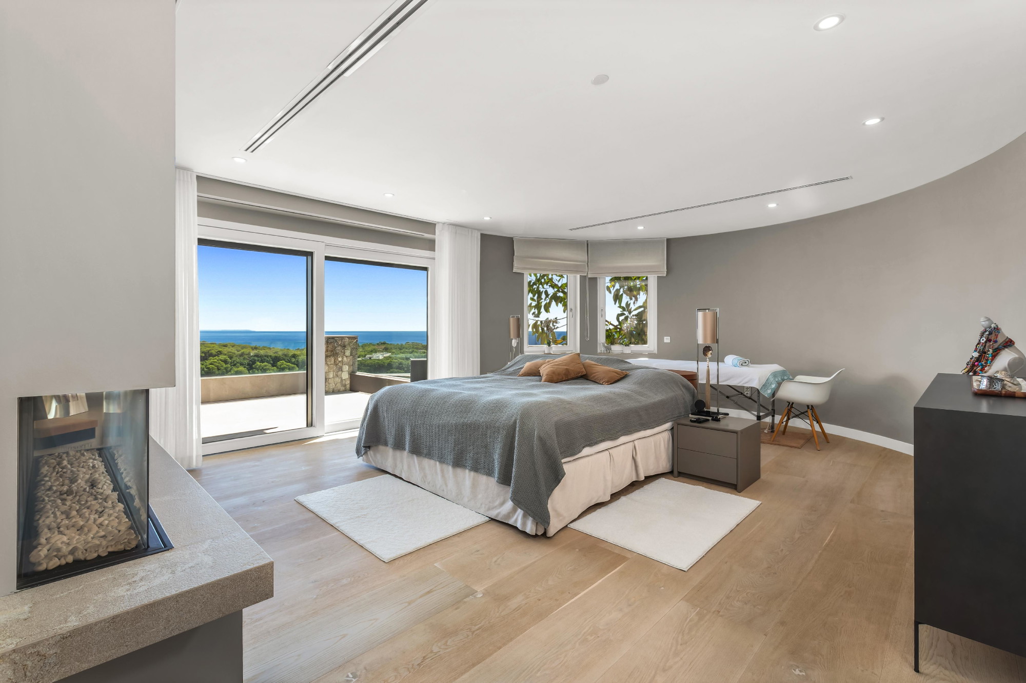Villa with fantastic sea view in top location in Bendinat-12