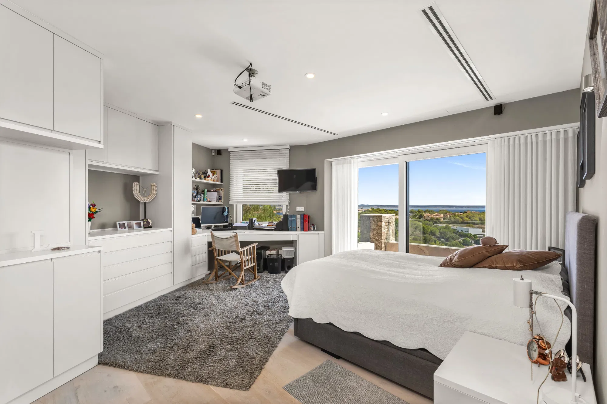 Villa con fantastica vista sul mare in posizione privilegiata a Bendinat-15