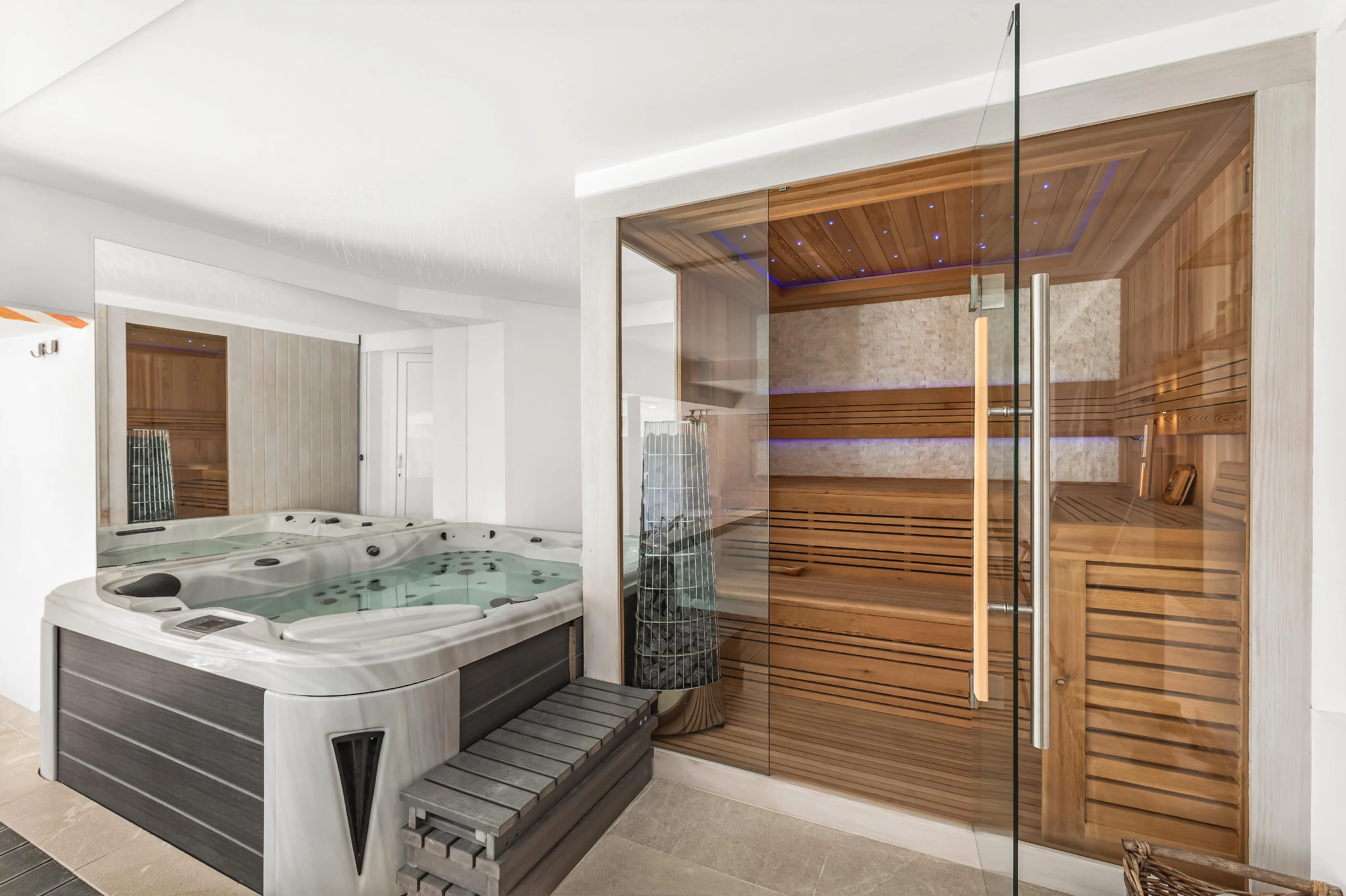 Villa with fantastic sea view in top location in Bendinat-18