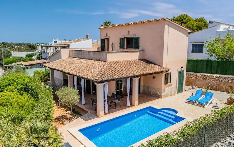 Xalet prop de la platja amb llicència per a lloguer vacacional