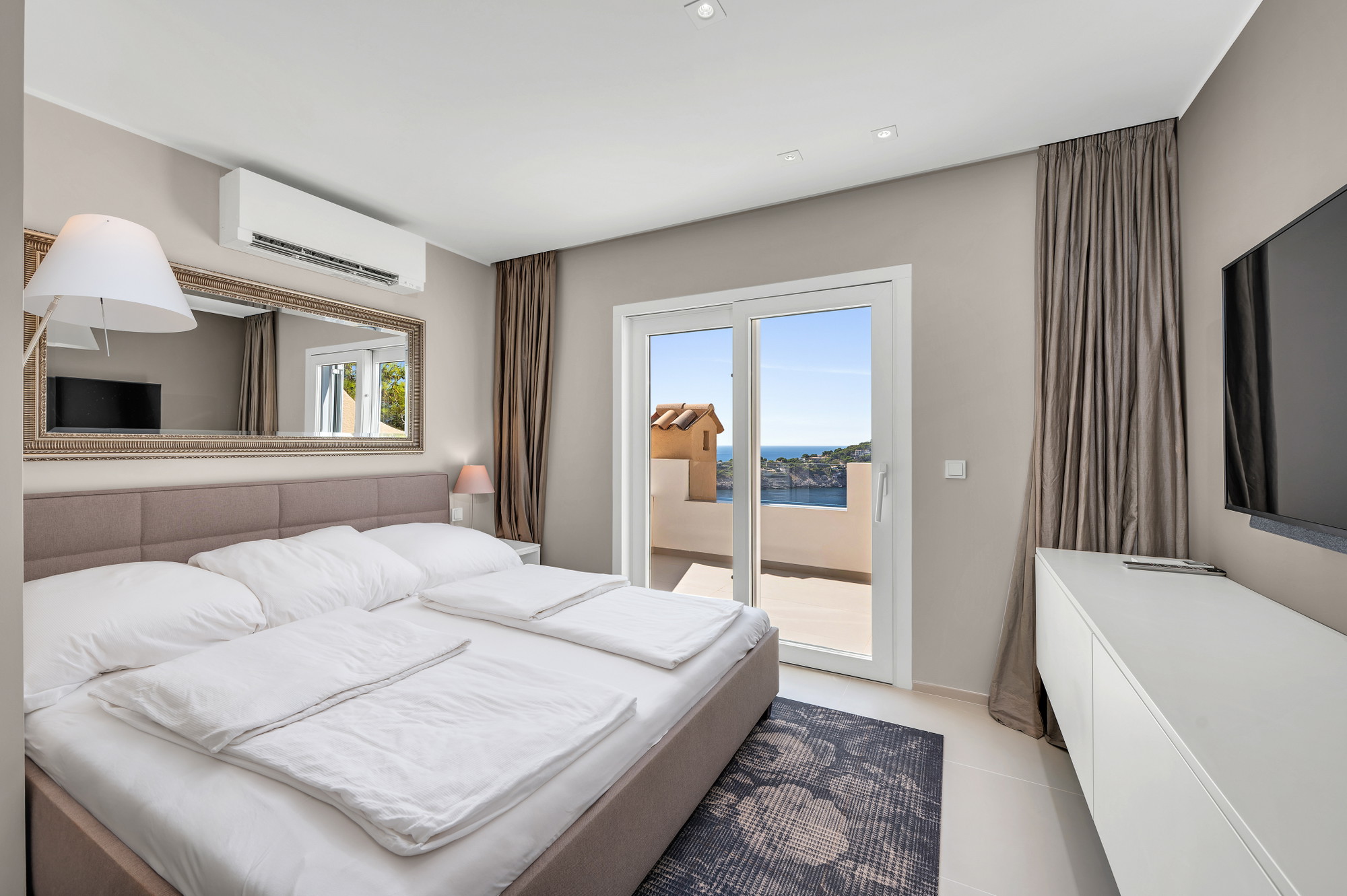 Kernsaniertes Duplex-Apartment mit spektakulärem Hafen- und Meerblick-6