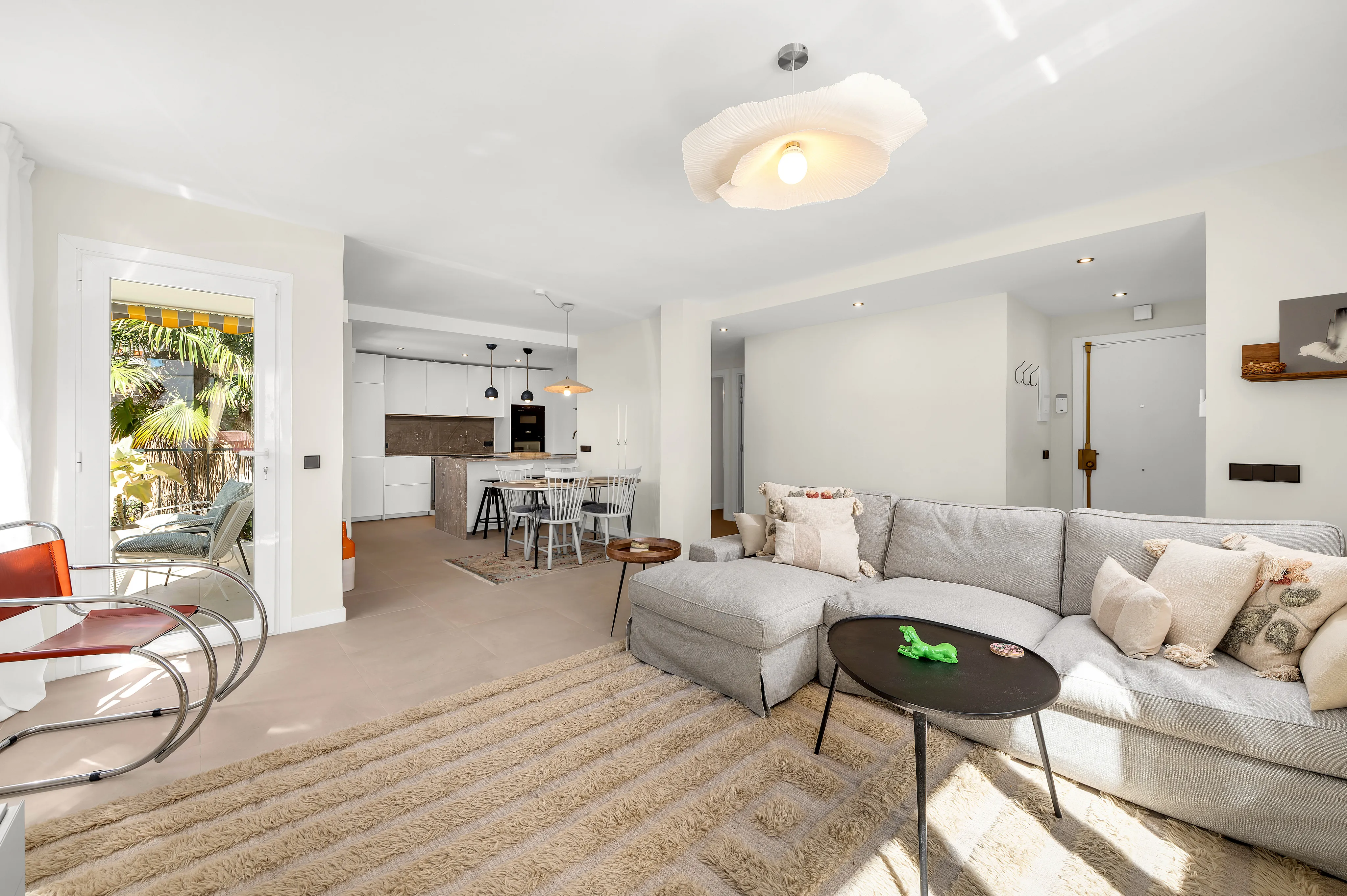 Stilfullt renoverad lägenhet nära hamnen i Cala Nova-4